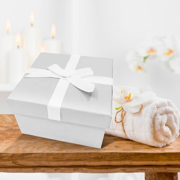 White Gift Set for Her - Relaxation Basket - Picture 7 of 7